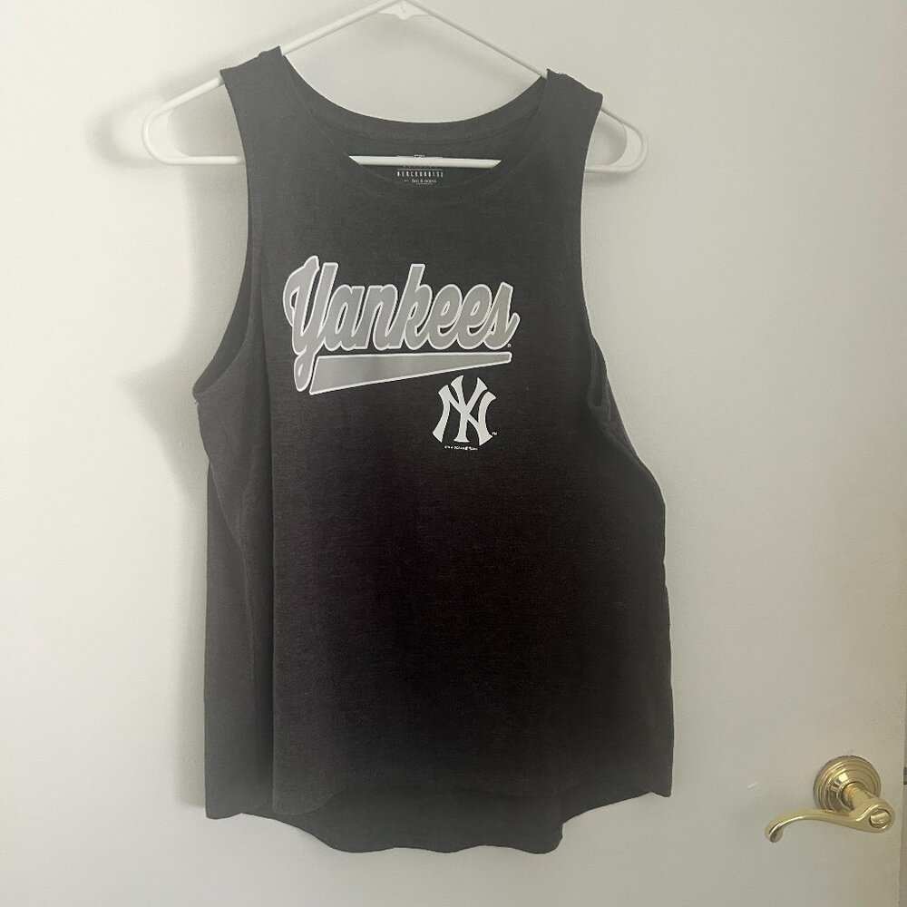 5th & Ocean Yankees Women's Tak top Large - Picture 2 of 7